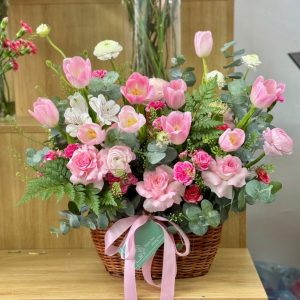 Giỏ Tulip Tông Hồng Ngọt Ngào (2)