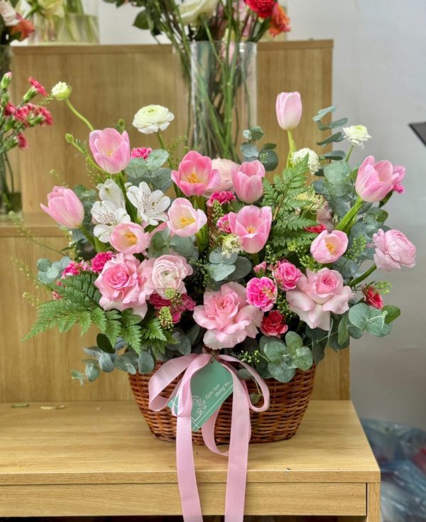 Giỏ Tulip Tông Hồng Ngọt Ngào (2)