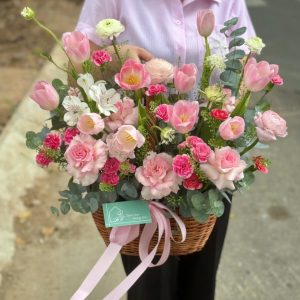 Giỏ Tulip Tông Hồng Ngọt Ngào (4)