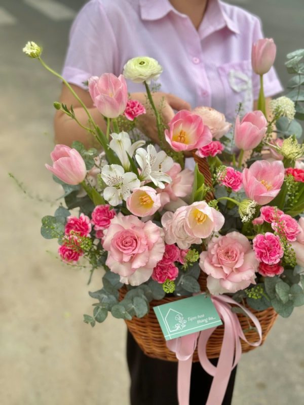 Giỏ Tulip Tông Hồng Ngọt Ngào (5)