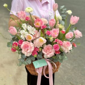 Giỏ Tulip Tông Hồng Ngọt Ngào (6)