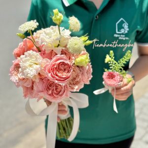 bó hoa cưới hồng cam jubilee