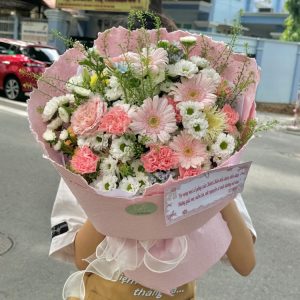 bó hoa garden tone hồng nhẹ nhàng
