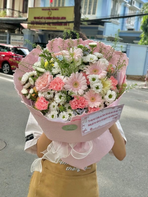 bó hoa garden tone hồng nhẹ nhàng