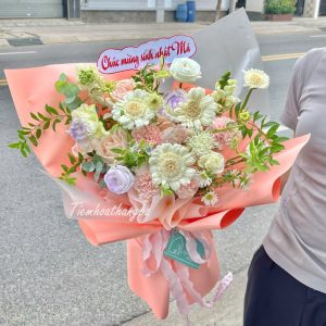 Bó hoa tone màu nhẹ nhàng