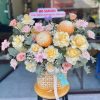 giỏ hoa tone vàng cúc mẫu đơn