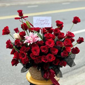 giỏ hồng đỏ chúc mừng