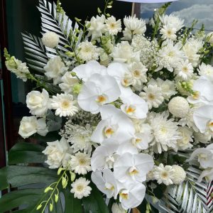 kệ hoa chia buồn