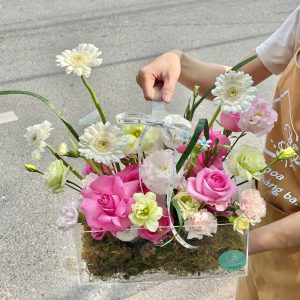 giỏ hoa mica tone hồng