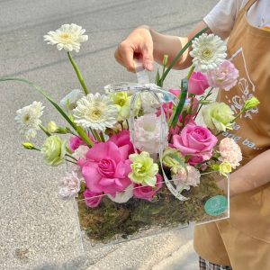 giỏ hoa mica tone hồng