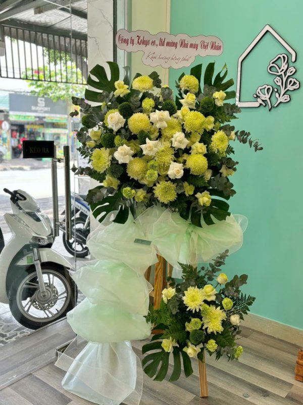kệ hoa chúc mừng