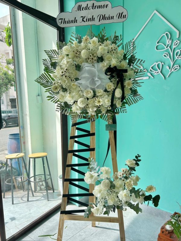 kệ hoa chia buồn