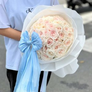 bó hồng ohara trắng