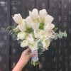 bó hoa cưới tulip trắng