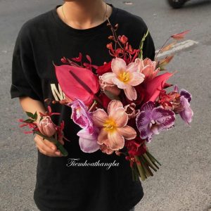 bó hoa cưới tone đỏ